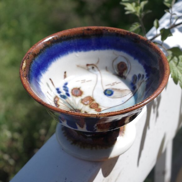 Beautiful Pottery Art Bowl Signed With - Picture 7 of 7